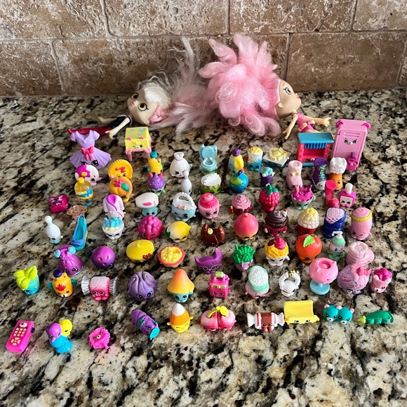 Shopkins Huge Lot of 75 Pieces Toy Figures plus Two Shopkins Dolls - Picture 1 of 5